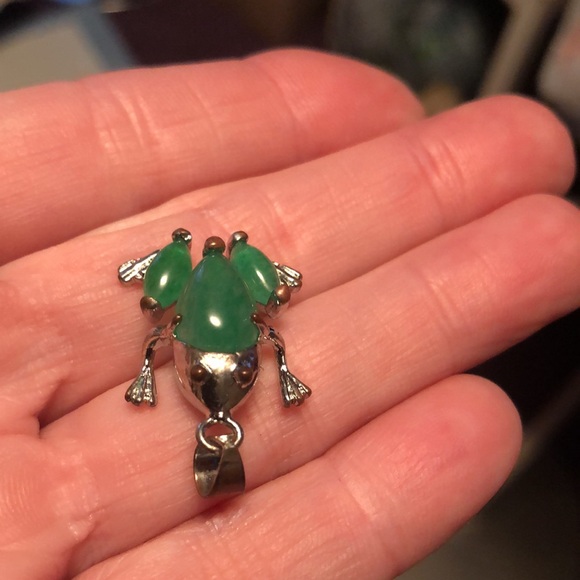 Genuine Jade Frog Pendant - Picture 7 of 9
